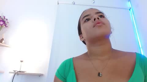 roxy_stone1 online show from September 2025 07:25:01 PM