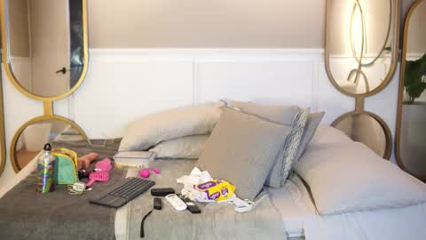 Snapshot of roxy_vega chatting on October 2025 12:02:01 PM Roxy online show from October 2025 12:02:01 PM