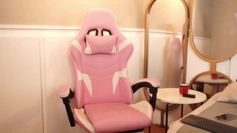 Snapshot of roxy_vega chatting on October 2025 01:20:02 PM Roxy online show from October 2025 01:20:02 PM