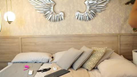 Snapshot of roxy_vega chatting on November 2025 12:15:01 PM Roxy online show from November 2025 12:15:01 PM