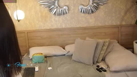 Snapshot of roxy_vega chatting on November 2025 12:37:01 PM Roxy online show from November 2025 12:37:01 PM