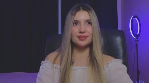 Snapshot of roxychilli chatting on October 2025 10:23:02 PM Roxy online show from October 2025 10:23:02 PM