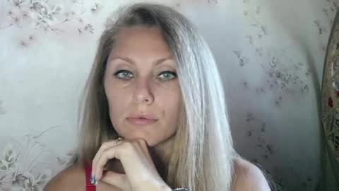 Snapshot of roxyfox18x01 chatting on September 2025 08:40:01 AM roxyfox18x01 online show from September 2025 08:40:01 AM