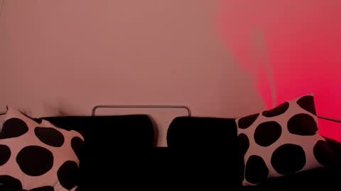 Snapshot of roxyy_x chatting on October 2025 10:41:01 PM val online show from October 2025 10:41:01 PM