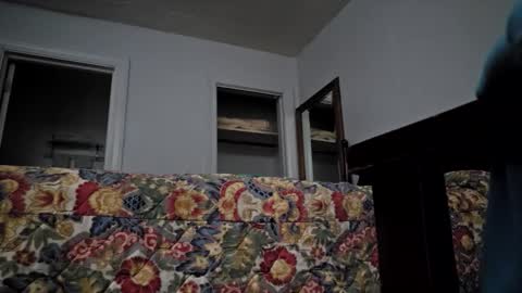 russell417673 online show from November 2025 03:55:01 PM