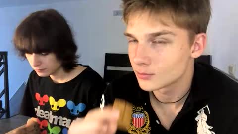 2 brothers Adam and Alex online show from September 2025 10:07:01 AM