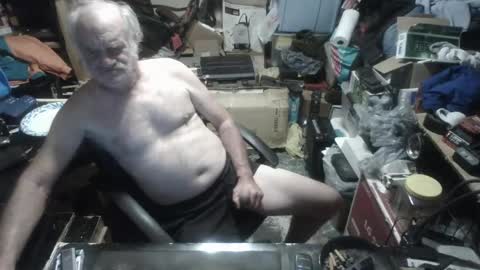 Snapshot of russtenail21 chatting on September 2025 09:58:02 PM Russtenail21 online show from September 2025 09:58:02 PM