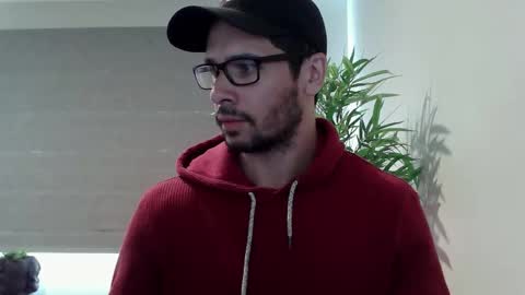 Snapshot of ryan_chatter chatting on December 2025 09:32:01 PM Ryan online show from December 2025 09:32:01 PM