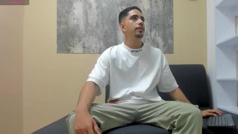 Snapshot of ryan_paterson chatting on November 2025 03:00:01 PM Ryan online show from November 2025 03:00:01 PM