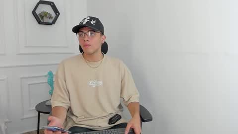 Ryan  online show from October 2025 03:25:01 PM