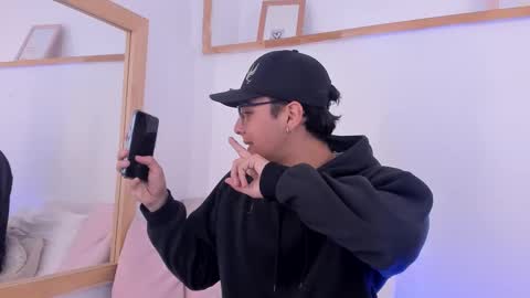 Snapshot of ryanfuller_ chatting on November 2025 11:43:02 AM Ryan online show from November 2025 11:43:02 AM