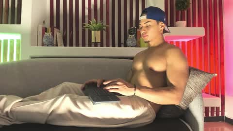 Snapshot of ryangreys01 chatting on September 2025 04:06:01 AM Ryan online show from September 2025 04:06:01 AM