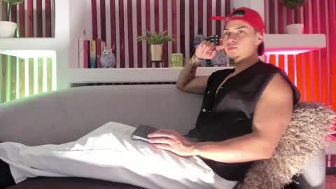 Snapshot of ryangreys01 chatting on October 2025 03:10:02 AM Ryan online show from October 2025 03:10:02 AM