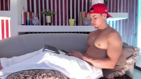 Snapshot of ryangreys01 chatting on October 2025 03:18:02 AM Ryan online show from October 2025 03:18:02 AM