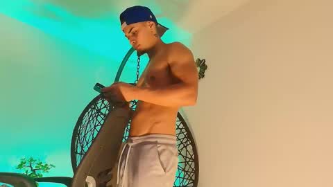 Snapshot of ryangreys01 chatting on October 2025 03:36:02 AM Ryan online show from October 2025 03:36:02 AM