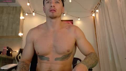 Snapshot of ryann_blue_ chatting on October 2025 12:42:02 AM Ryan Blue ig ryannblue online show from October 2025 12:42:02 AM