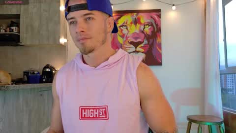 Snapshot of ryann_blue_ chatting on October 2025 10:32:02 PM Ryan Blue ig ryannblue online show from October 2025 10:32:02 PM