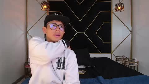 Snapshot of ryanpricee chatting on October 2025 04:04:01 AM RyanPricee online show from October 2025 04:04:01 AM