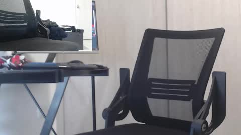 Saat online show from October 2025 01:14:01 AM