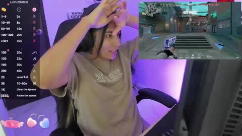 Angie  online show from November 2025 04:07:02 PM