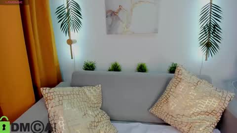 Snapshot of sabrina_sven chatting on October 2025 09:12:02 PM GMT7TueWedThuFriSatSun 0100am-0700am online show from October 2025 09:12:02 PM