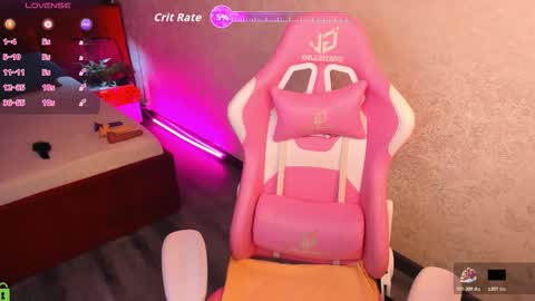 Snapshot of sabrina_sven chatting on October 2025 10:39:02 PM GMT7TueWedThuFriSatSun 0100am-0700am online show from October 2025 10:39:02 PM