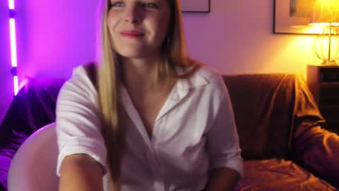 Sabrina  online show from September 2025 12:24:02 AM