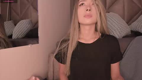 S A B R I N A  online show from September 2025 11:43:01 AM