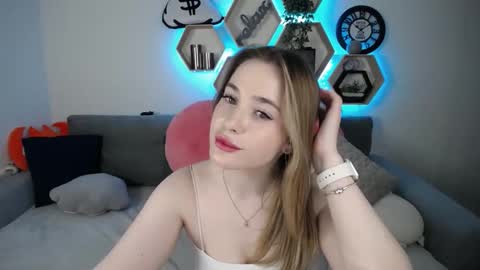 Sabrina Violet online show from February 2025 12:16:02 PM