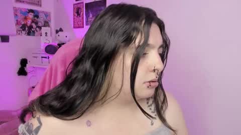 Snapshot of sachi_meow chatting on October 2025 10:43:02 AM Ig online show from October 2025 10:43:02 AM