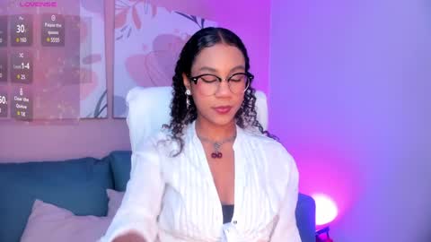 Sophie online show from December 2024 03:01:01 PM