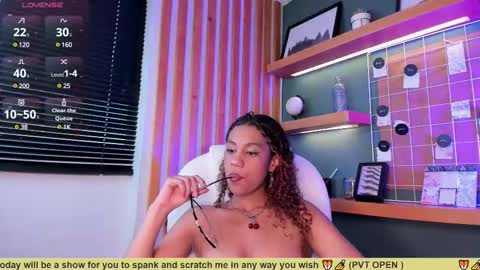 Sophie online show from March 2025 01:28:01 PM