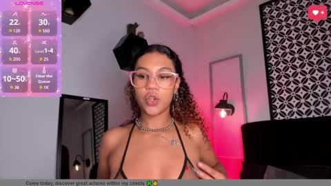 Sophie online show from September 2025 04:46:02 AM