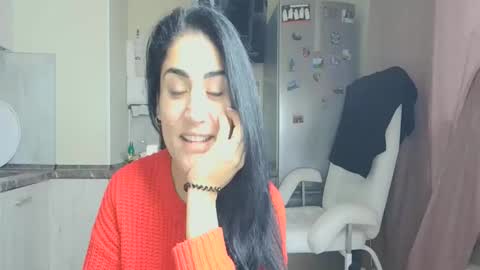 Snapshot of safari_xx chatting on November 2025 11:08:02 AM Queen online show from November 2025 11:08:02 AM