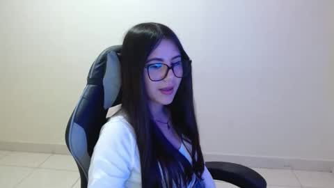 Sahaliefox  online show from October 2025 10:21:02 PM