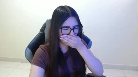 Sahaliefox  online show from November 2025 03:12:01 PM