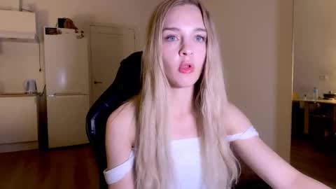 Snapshot of sailormoon666_ chatting on October 2025 08:51:02 PM Sofia online show from October 2025 08:51:02 PM