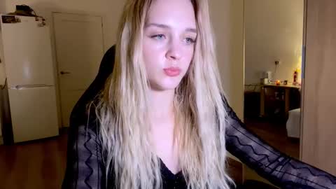 Snapshot of sailormoon666_ chatting on October 2025 10:32:02 PM Sofia online show from October 2025 10:32:02 PM