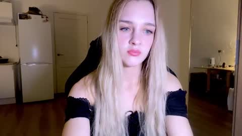 Snapshot of sailormoon666_ chatting on October 2025 07:03:02 PM Sofia online show from October 2025 07:03:02 PM