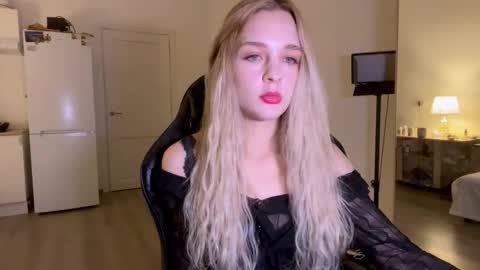 Snapshot of sailormoon666_ chatting on October 2025 04:19:01 PM Sofia online show from October 2025 04:19:01 PM