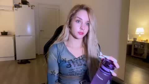 Snapshot of sailormoon666_ chatting on November 2025 11:04:02 PM Sofia online show from November 2025 11:04:02 PM