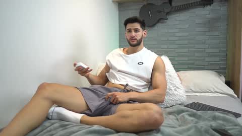 saimon  online show from January 2025 06:33:02 PM