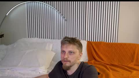 saint__vicious online show from October 2025 08:08:01 PM