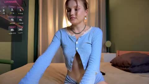 Sofia makes insane in your brain online show from September 2025 03:24:01 PM