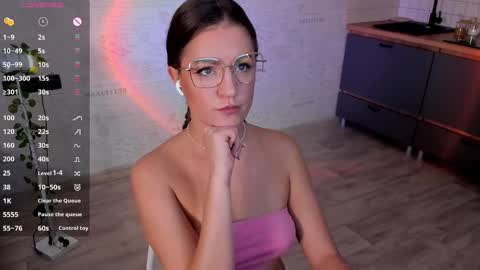Saint Maria online show from September 2025 04:00:01 PM