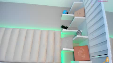  Sally White  online show from October 2025 03:07:02 AM