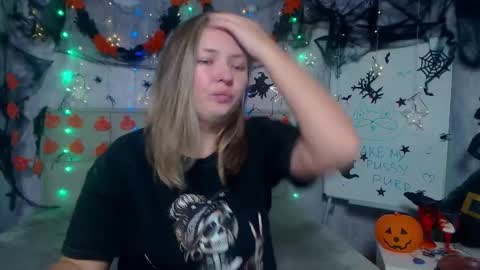 Sally online show from November 2025 07:02:02 PM