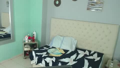 Isabel online show from September 2025 12:32:01 PM
