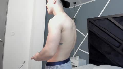 Snapshot of salvatore_damore chatting on December 2024 05:50:01 PM SALVATORE online show from December 2024 05:50:01 PM