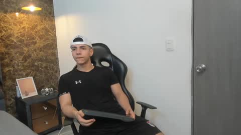 Snapshot of salvatore_damore chatting on December 2024 11:24:01 AM SALVATORE online show from December 2024 11:24:01 AM